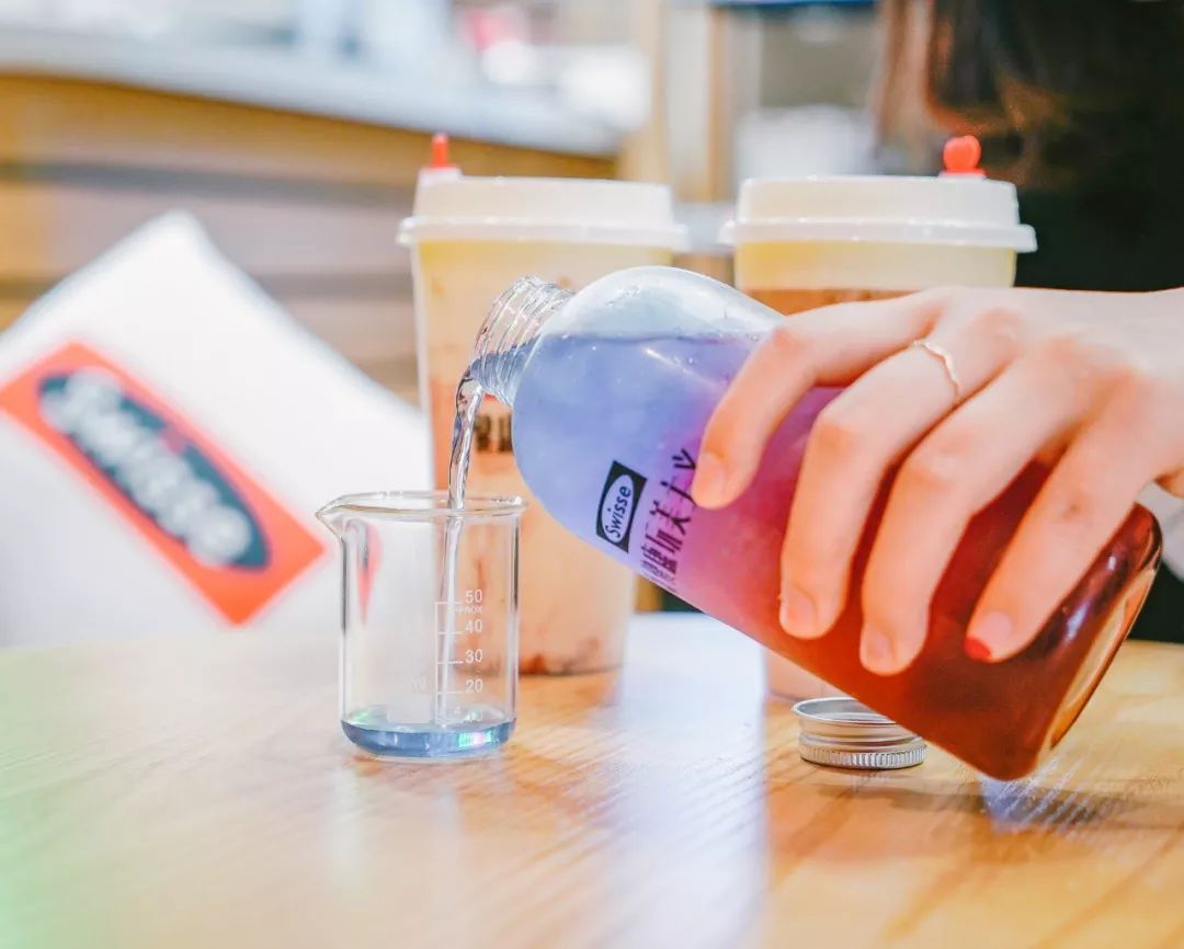 上海的夏天是炎热的,swisse好喝的奶茶