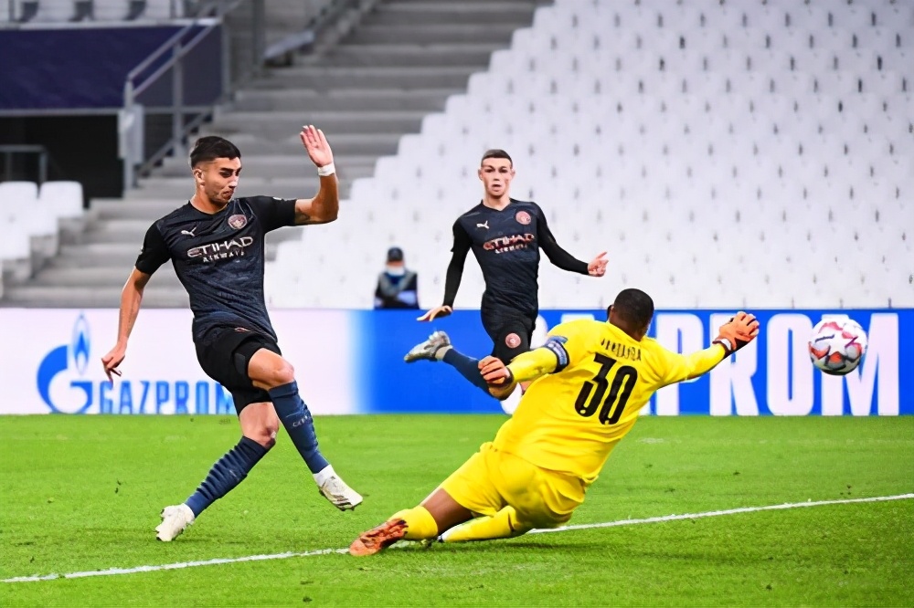 欧冠金童之夜:曼城00后双星闪耀,C罗接班人主导逆转