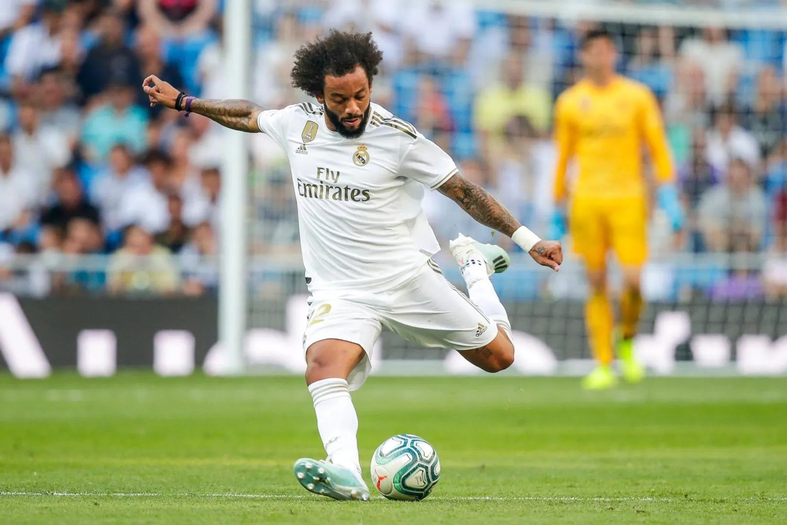 足球场最有天赋的球星,充满激情的足球场