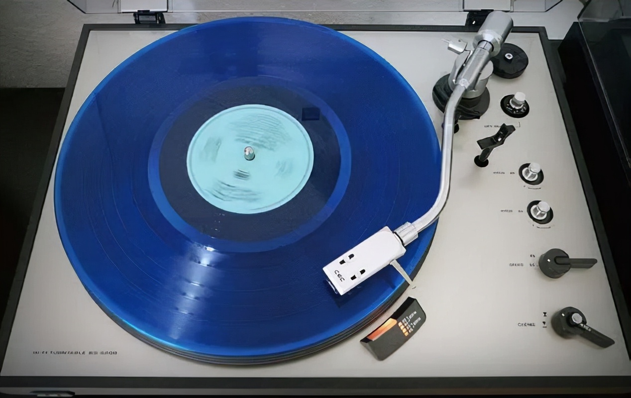 回归日本生产——创意无限的CEC皮带驱动CD机