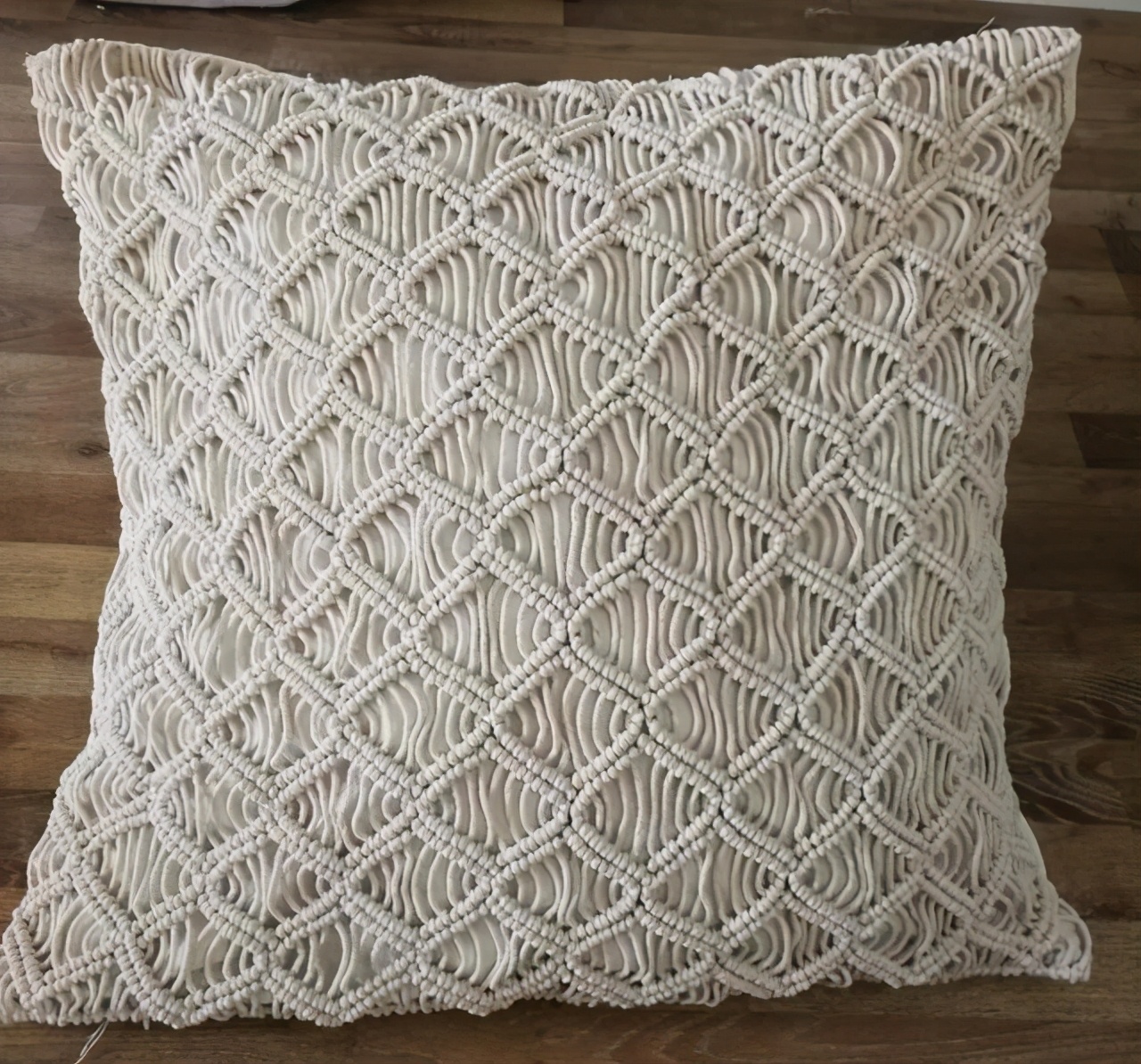 家里旧抱枕，用绳子编个枕套，让你一抱上，就不想放下来！附教程