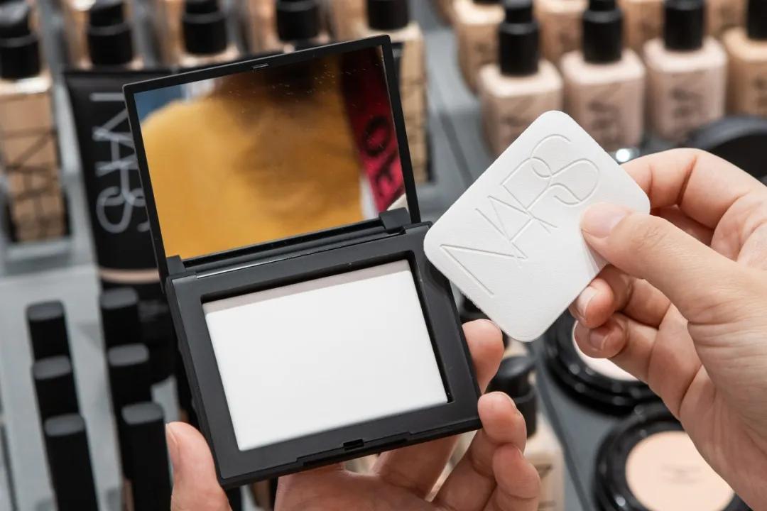 刷爆全网的美妆店空降天津了，到处都是人，大批现场照片被曝光