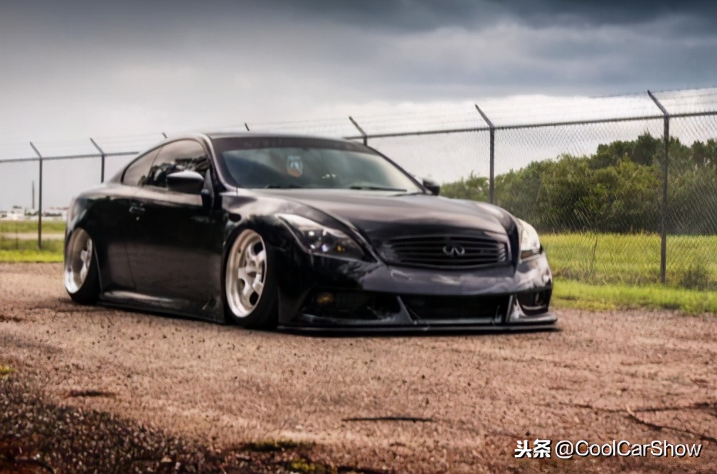 英菲尼迪g37改装黑色漆面,英菲尼迪g37双门改装gtr前脸