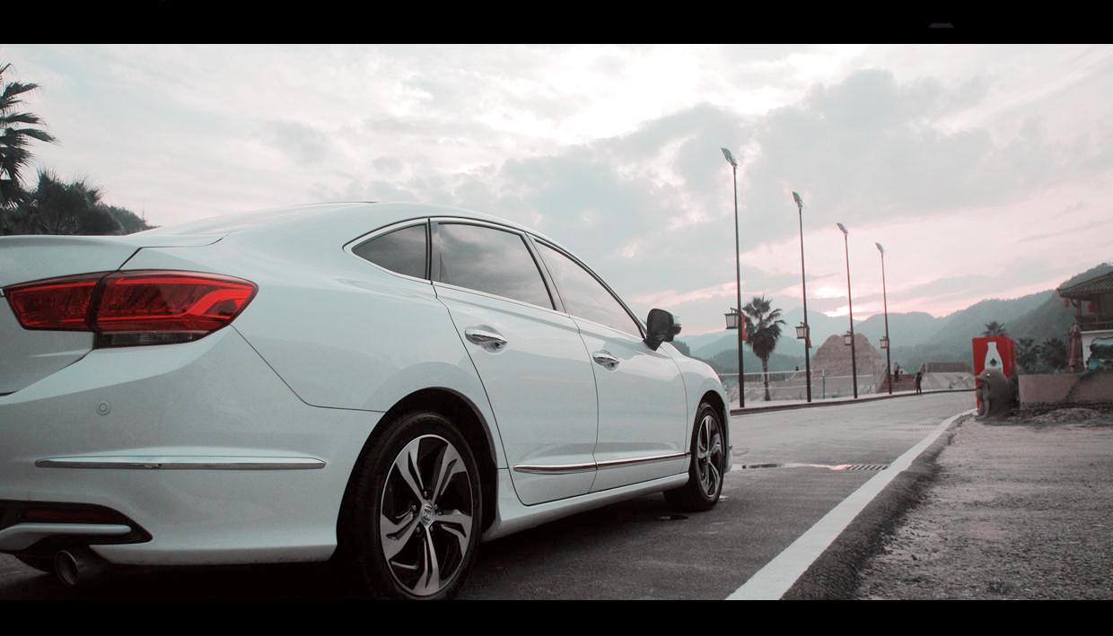 汽车布座椅有污渍怎么清洗,白色汽车上有黑色污渍怎么清洗