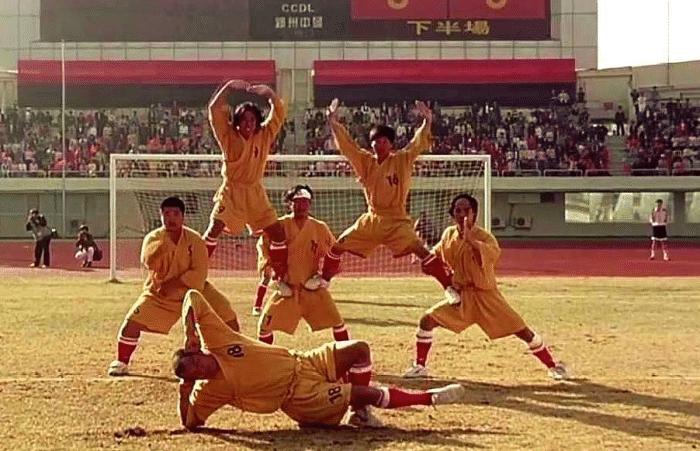 少林足球导演请4万名群演,少林足球需要周星驰敲镜头