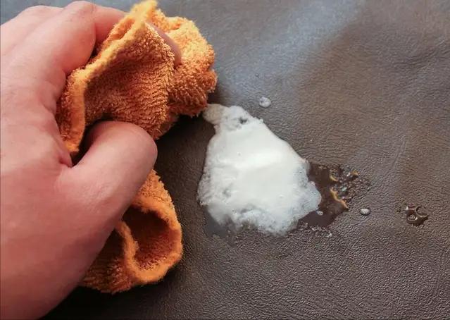 如何使用小苏打清洁,小苏打可以清洗汽车内饰