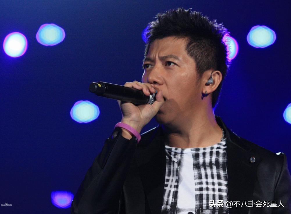 一脸横肉的男人视频素材,一脸横肉的帅哥