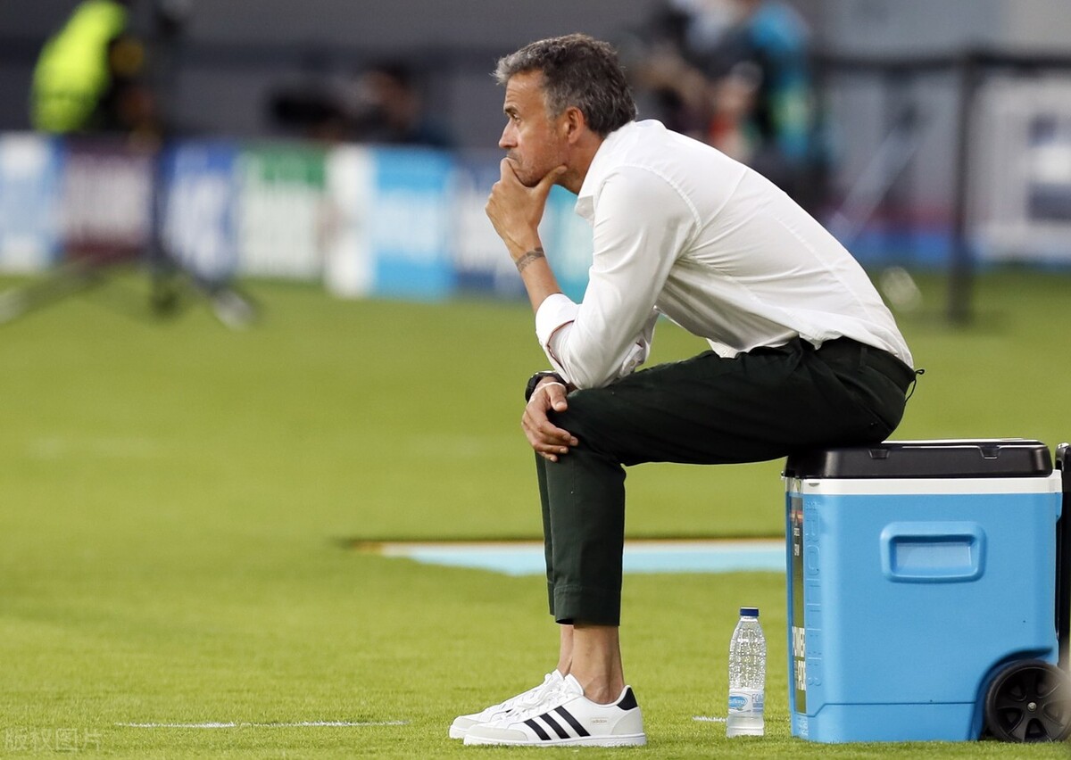 欧洲杯德国主帅勒夫,勒夫个人时装秀