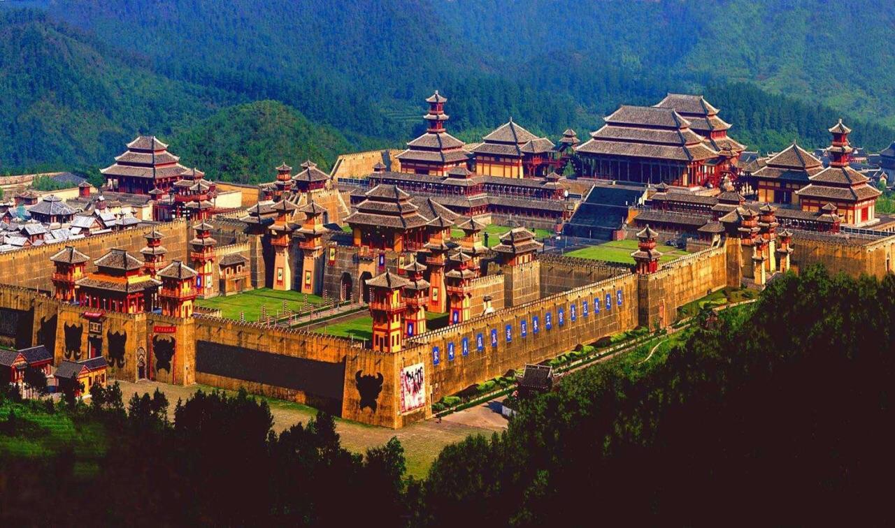 最值得去的影视城,国内好玩的三大旅游城市