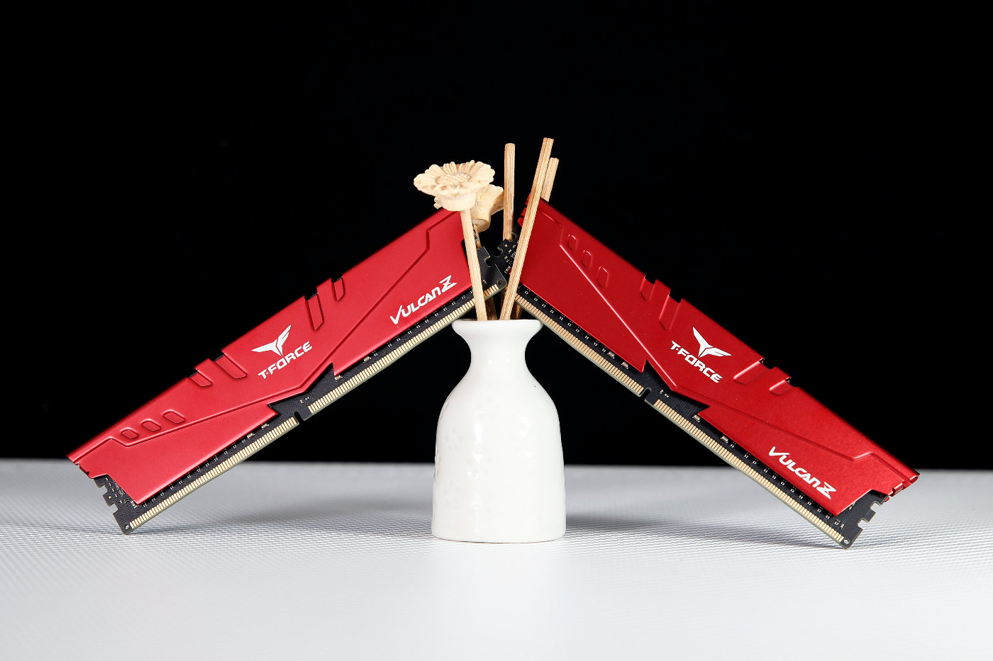 十铨火神和冥神哪个好,十铨火神ddr43200怎么样