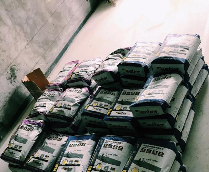 为什么师傅都建议腻子加胶水,怎么识别师傅有没有给腻子加胶水