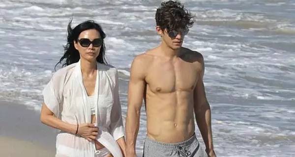 邓文迪相貌平庸为何能吸引男人,邓文迪与默多克91岁