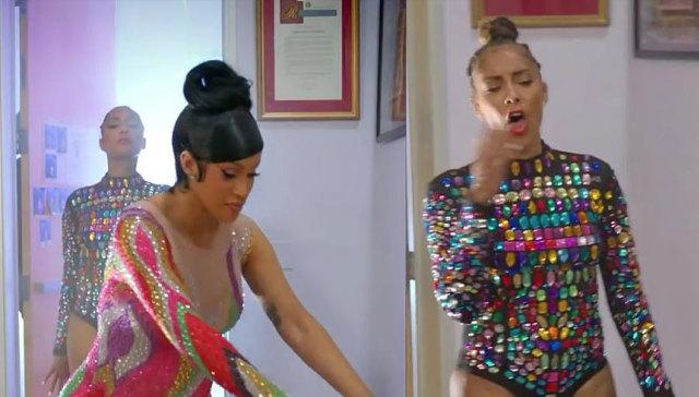 疯狂热爱中国的CardiB：逆袭之路堪称传奇，被网友尊称为卡老师