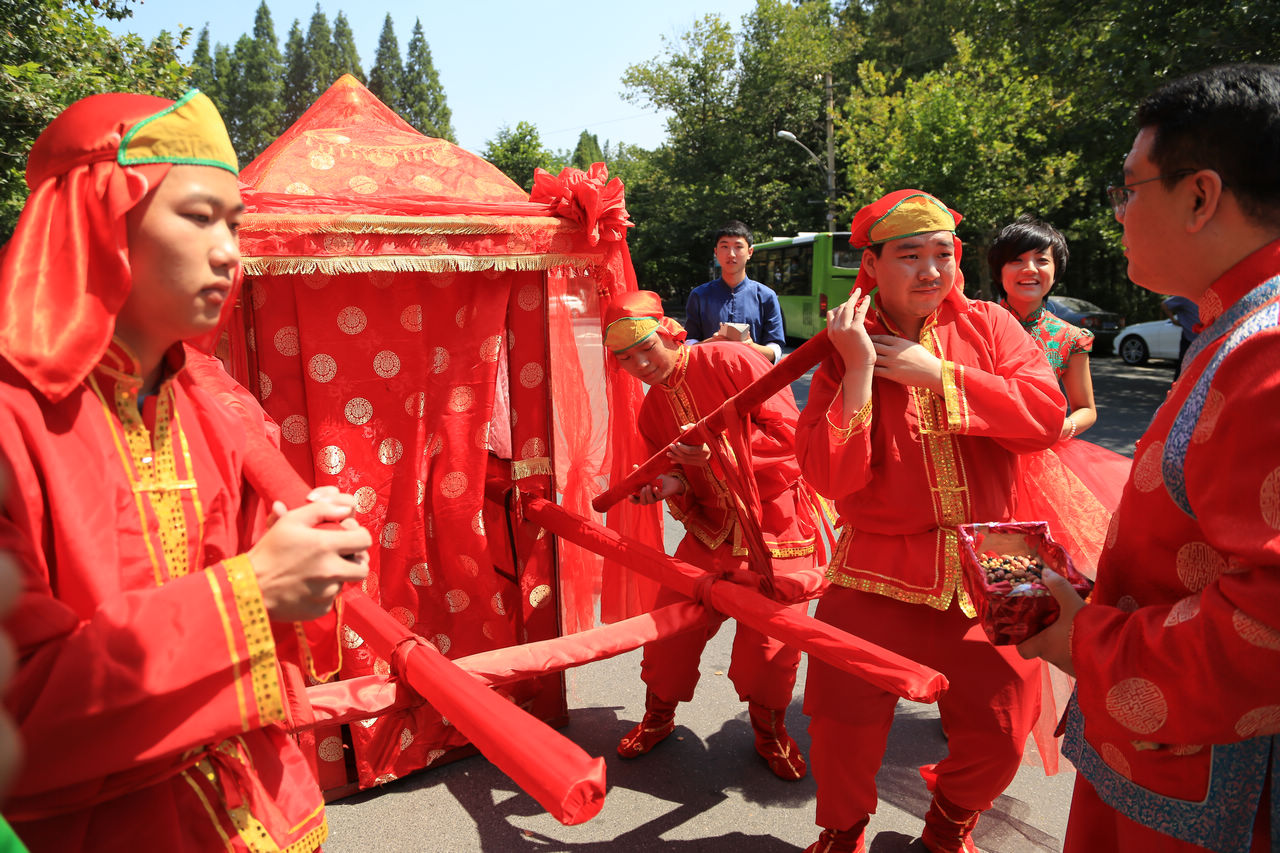 夫妻的最佳年龄差到底多少才合适,夫妻最佳年龄差不是3岁也不是5岁