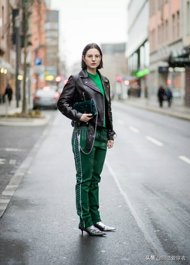 靴子裤今年最流行的穿搭,运动裤靴子配什么上衣