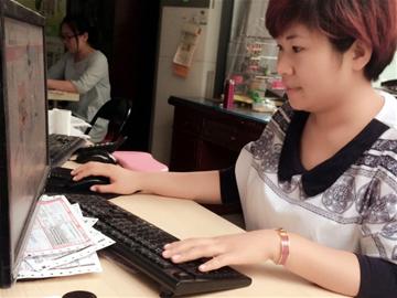 夫妻抛弃5万月薪回乡,辞去月薪3万的工作去做电商