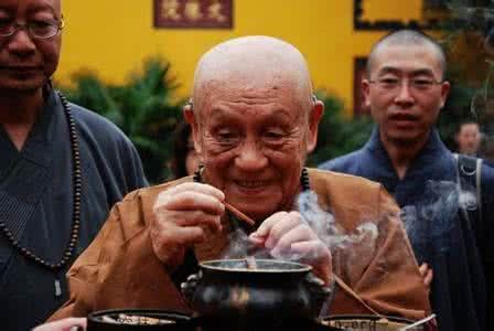 一个老僧说：慈悲生祸害，方便出下流，千万别对这三种人心软