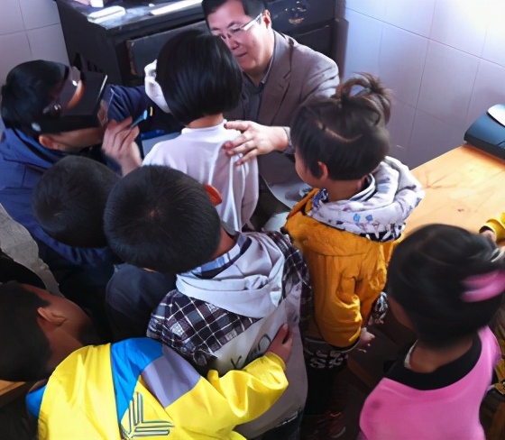 眼科专家王宁利怎么样,关于眼科专家王宁利的视频