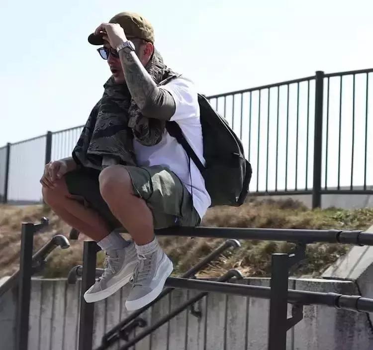 陈冠希评价余文乐潮牌,陈冠希新买鞋子