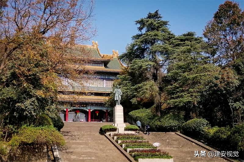 龙蟠虎绕风水宝地,龙蟠紫金山