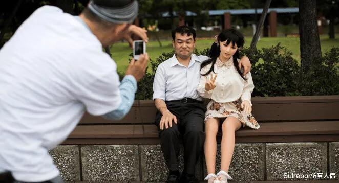 娃圈隐秘：*体娃实**娃背后的情感羁绊，成年人世界的孤独