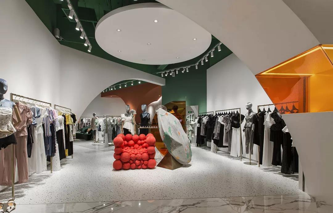 打卡服装体验店,爱丽丝梦游仙境服装款式