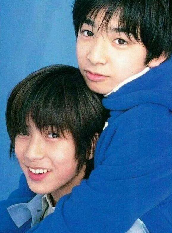 J家派系斗争结束，山下智久生田斗真晒合照表亲密