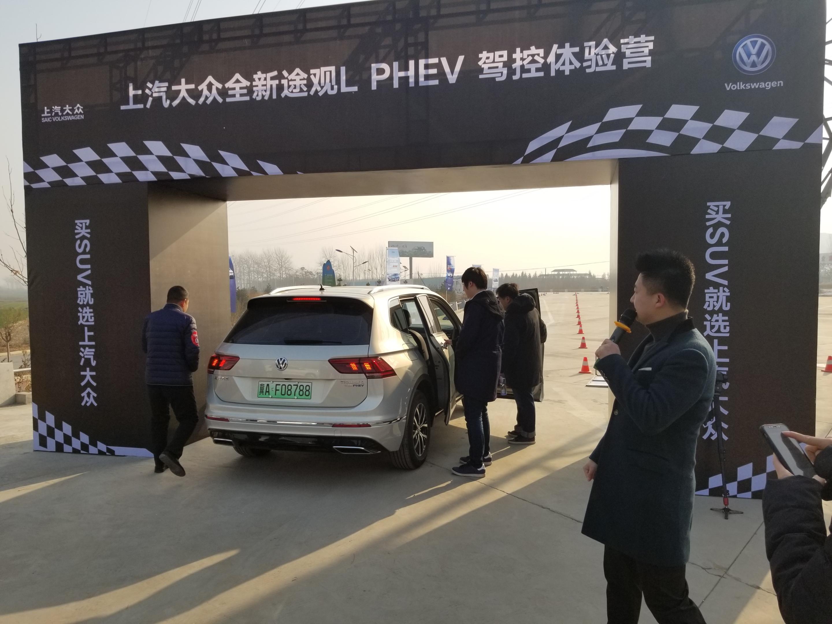 娣卞叆鐢伴棿鍦板ご杩藉璇椾笌杩滄柟,澶т紬鎺㈠渤suv