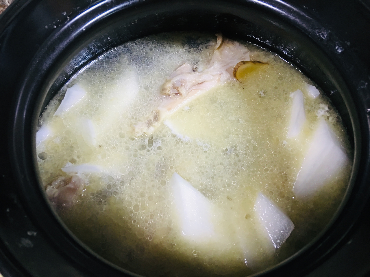 炖牛骨汤用不用焯一下水,炖牛骨怎么炖肉不离骨