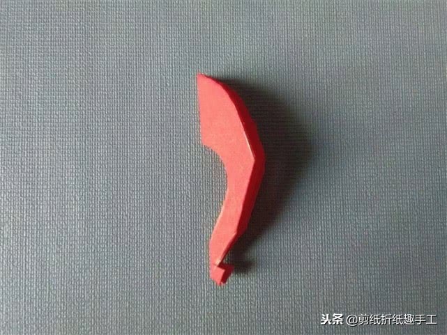 五瓣花窗花的剪纸过程,剪纸教程五瓣心形窗花的剪纸方法