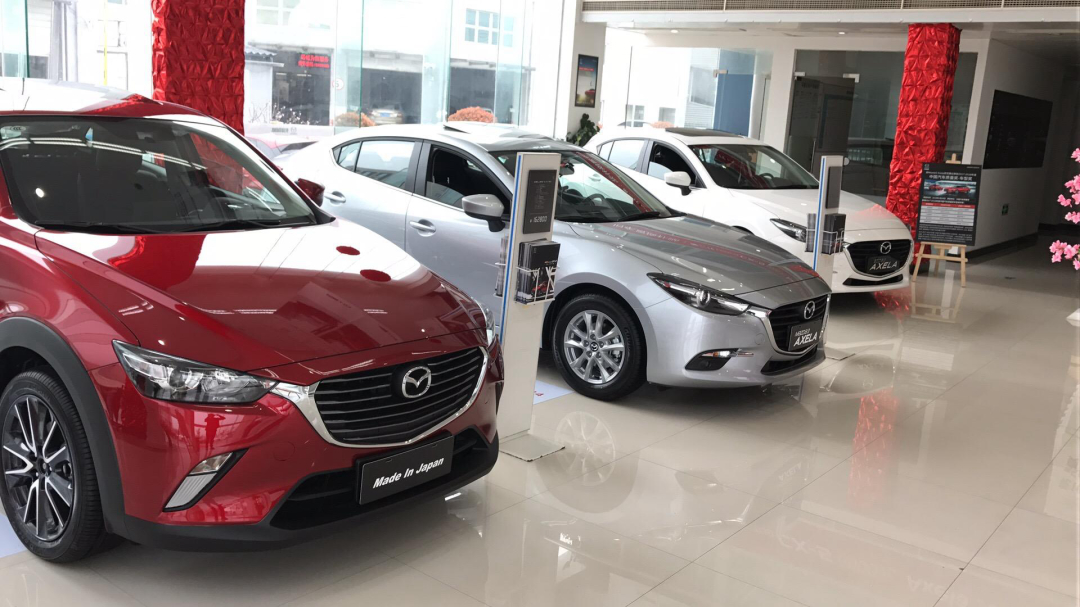 4s店卖一辆车到底赚多少钱,4s店一般一个月能卖多少台车