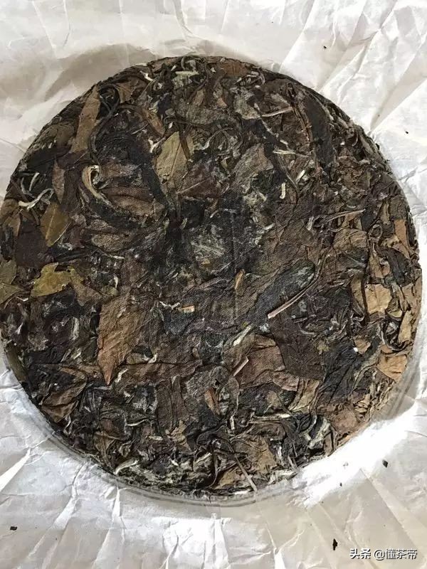 怎么辨别做旧老白茶,学会这6招鉴别新茶和老茶