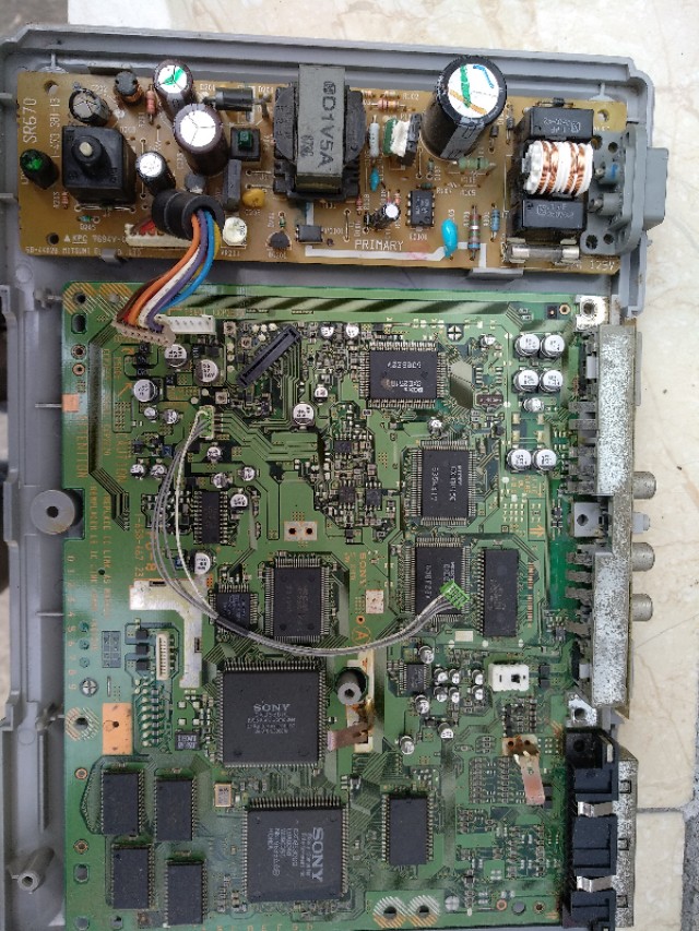 索尼ps1游戏机5000型,索尼PS1代家用电视游戏机