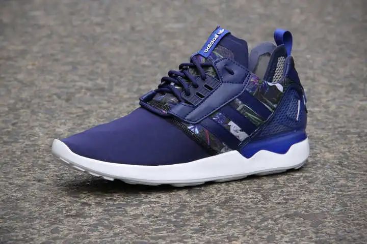 阿迪达斯ozweego鞋带系法,阿迪达斯forum怎么系鞋带