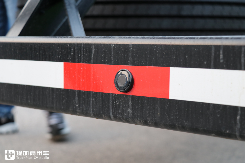 奥铃大黄蜂国五发动机,奥铃大黄蜂玉柴六缸245马力版