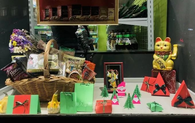 圣诞节用卡纸怎么做出来圣诞礼物,用普通的卡纸做圣诞节贴纸