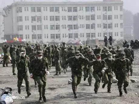 汶川地震十二周年如今依然泪目,汶川地震这些英雄值得被铭记