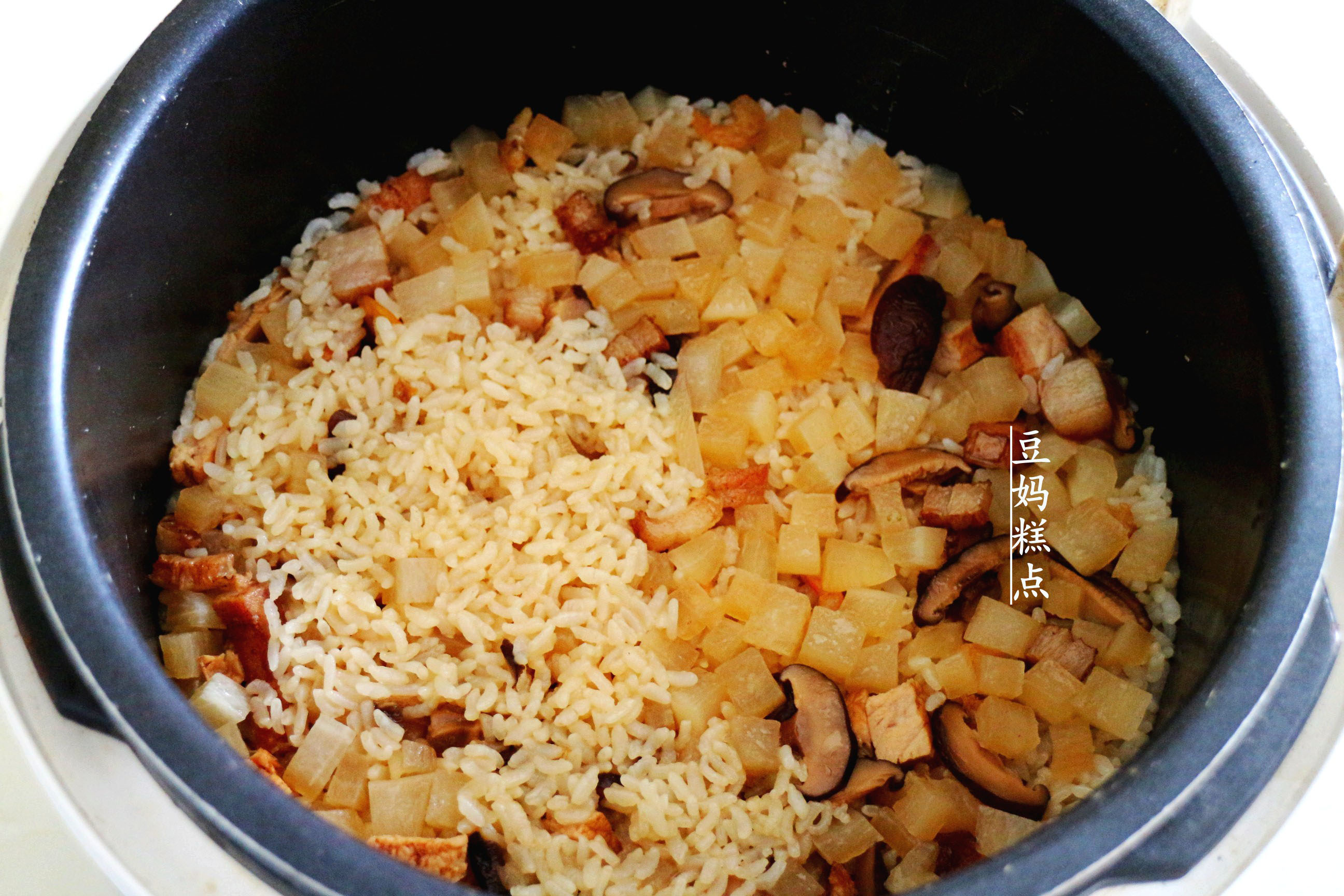 白萝卜焖饭的视频,白萝卜焖饭的做法大全视频