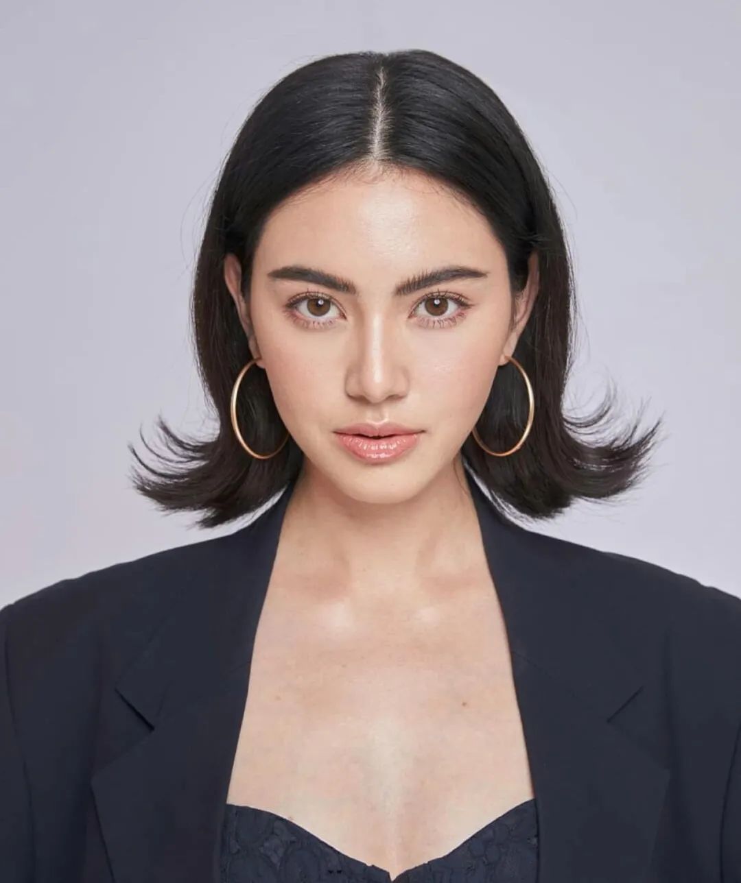 被称作泰国最美小花的90后，画上这个妆连Lisa都要被比下去