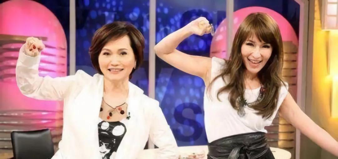 萧亚轩出道17年换了多少任男朋友 (40岁的萧亚轩如何成为恋爱小天才)