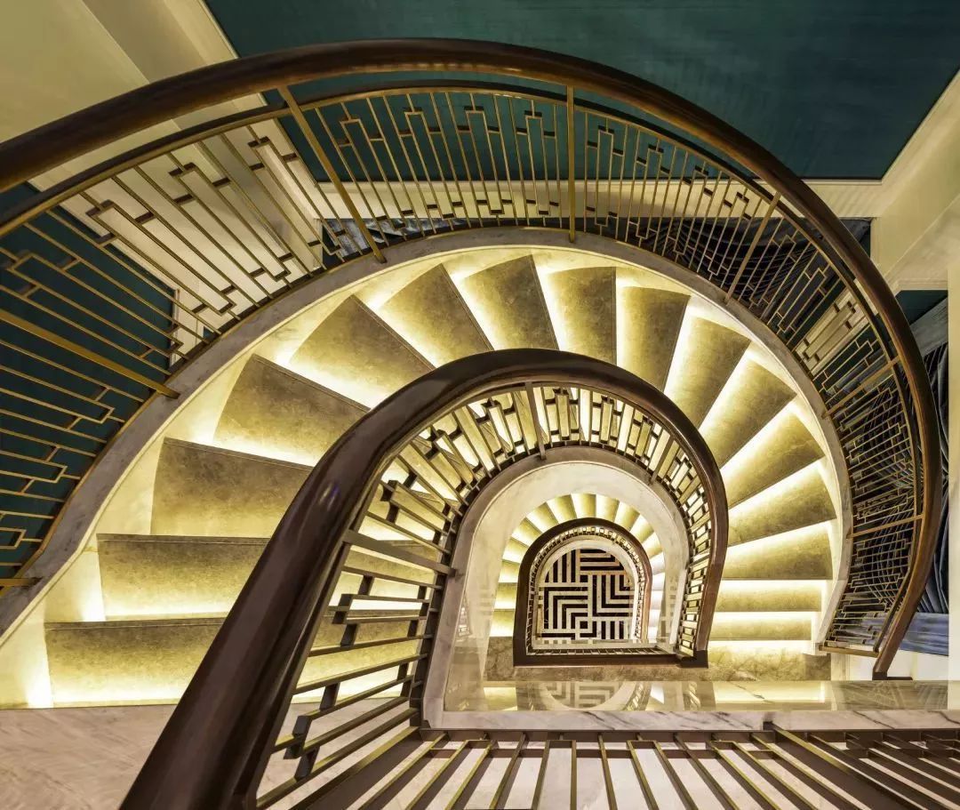 坐拥500万英镑艺术品！自助晚餐云集4家餐厅精华菜！