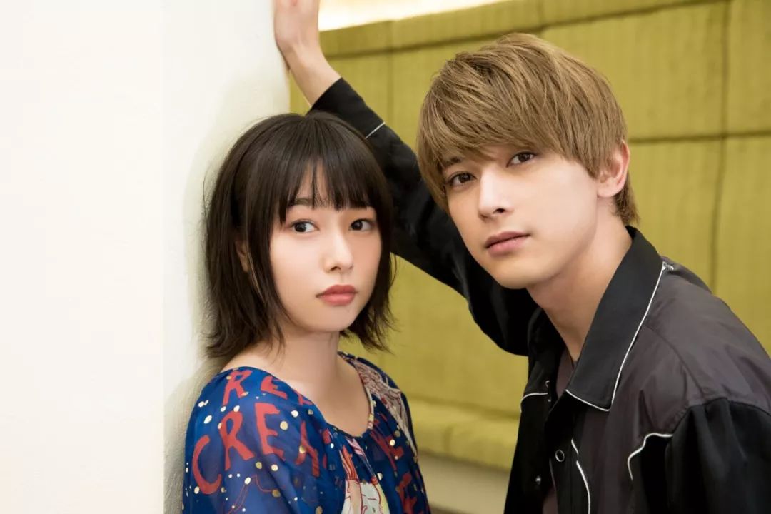 这个可盐可甜可狼的94年小鲜肉，简直就是漫画里走出来的男主角！