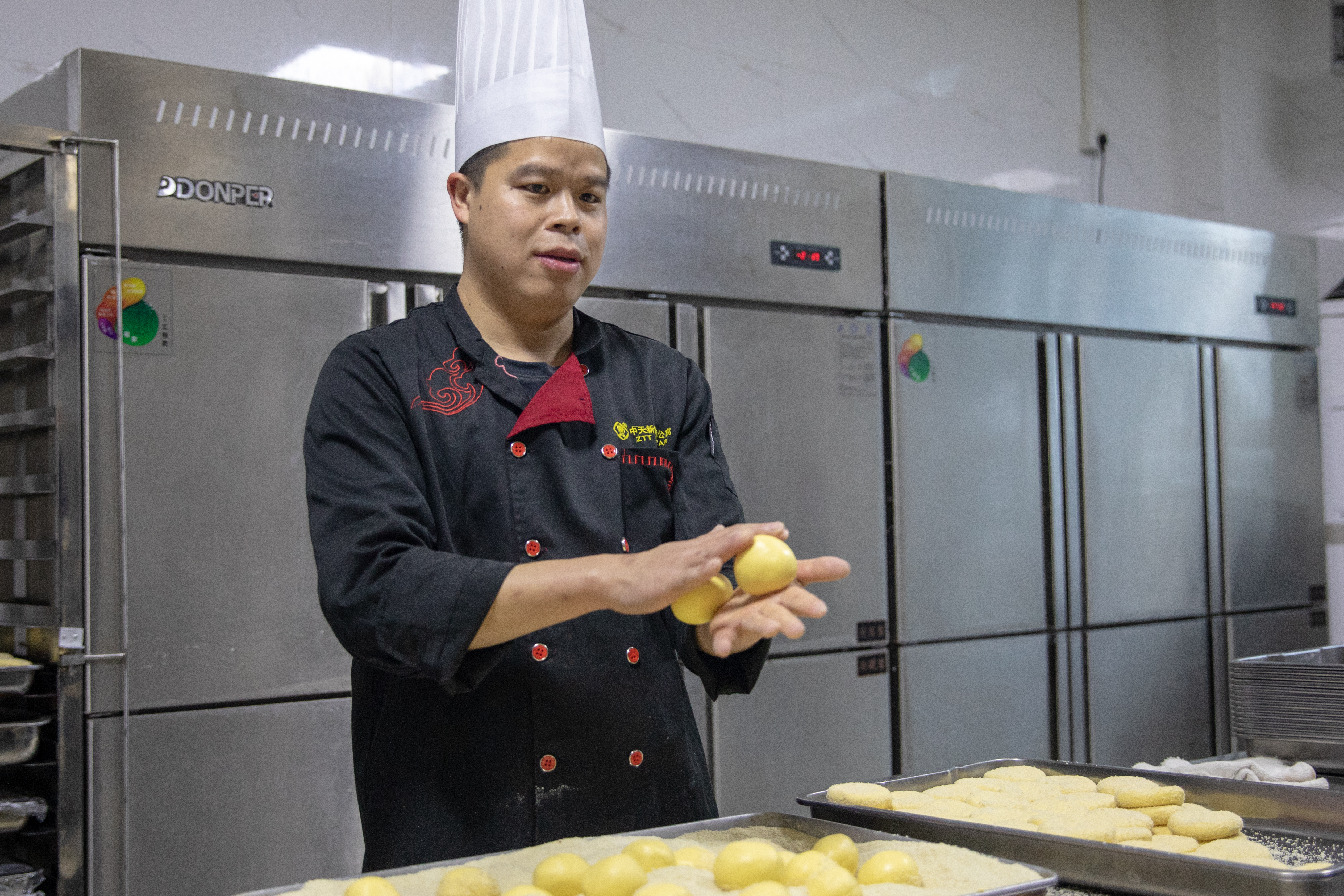 择一事，则精益求精——访中天新能源食堂点心师周正宏