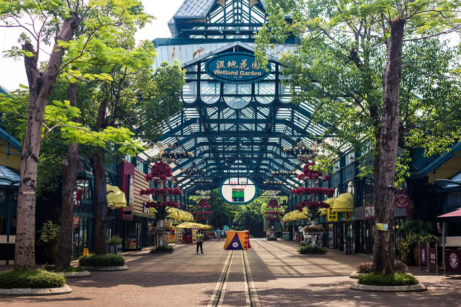 华侨城瀑布酒店房+餐+票，全部只要499！景区VIP通道免排队等你来