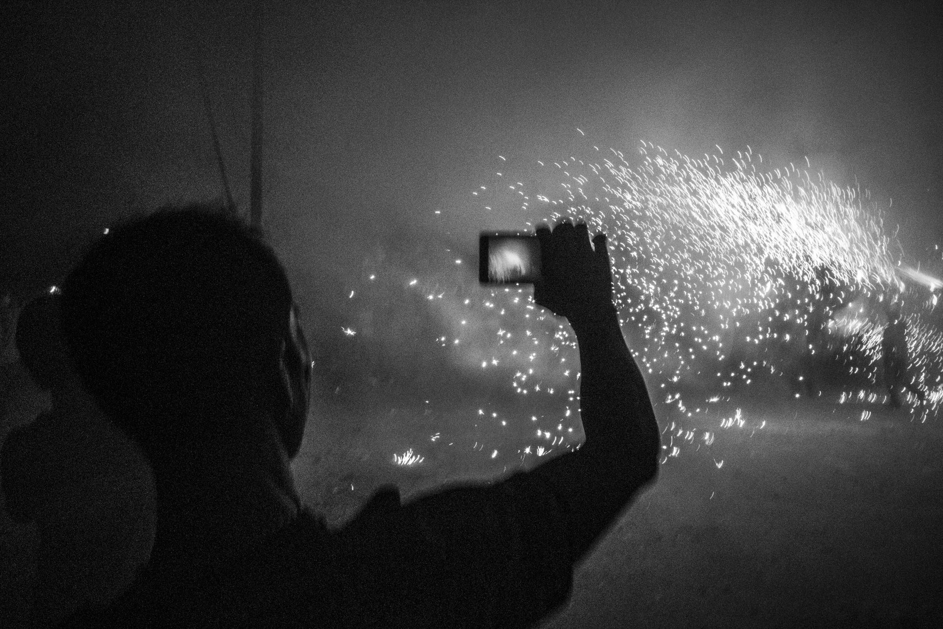 佳能eosm200夜景拍人像,佳能eosm200拍摄效果