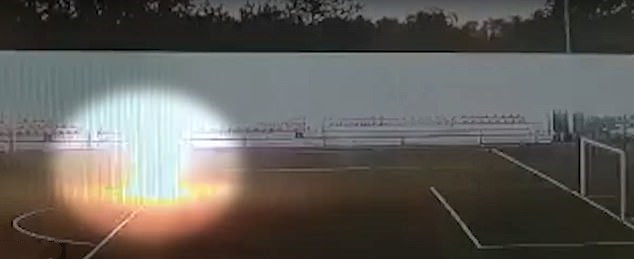 16岁俄罗斯足球运动员被打,俄罗斯少年被闪电击中后奇迹生还