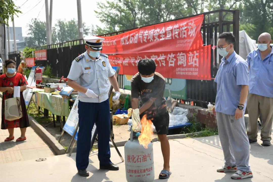 煤气泄漏怎么办消防员教你,液化气泄漏时正确的做法是