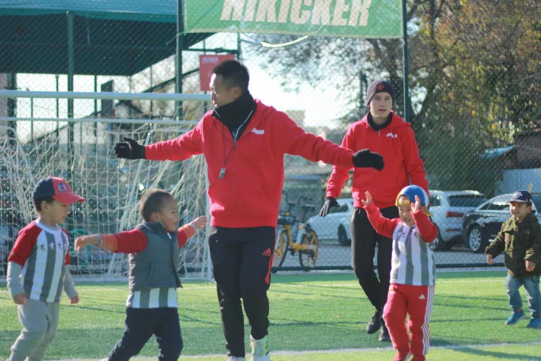 LKchat|明星球小星球球：在足球课程中收获成长