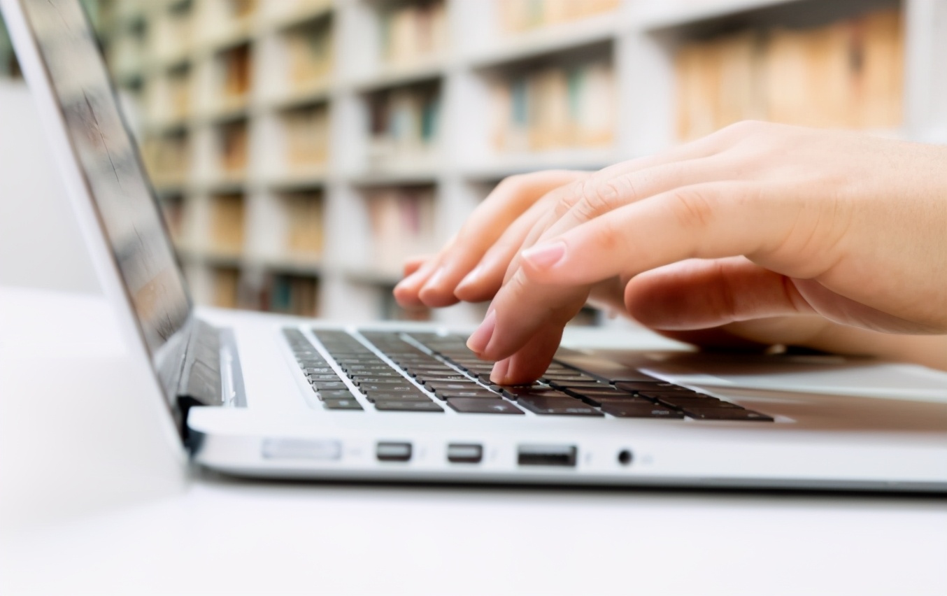 键盘f12旁边的键,键盘上F1到F12各个键的作用