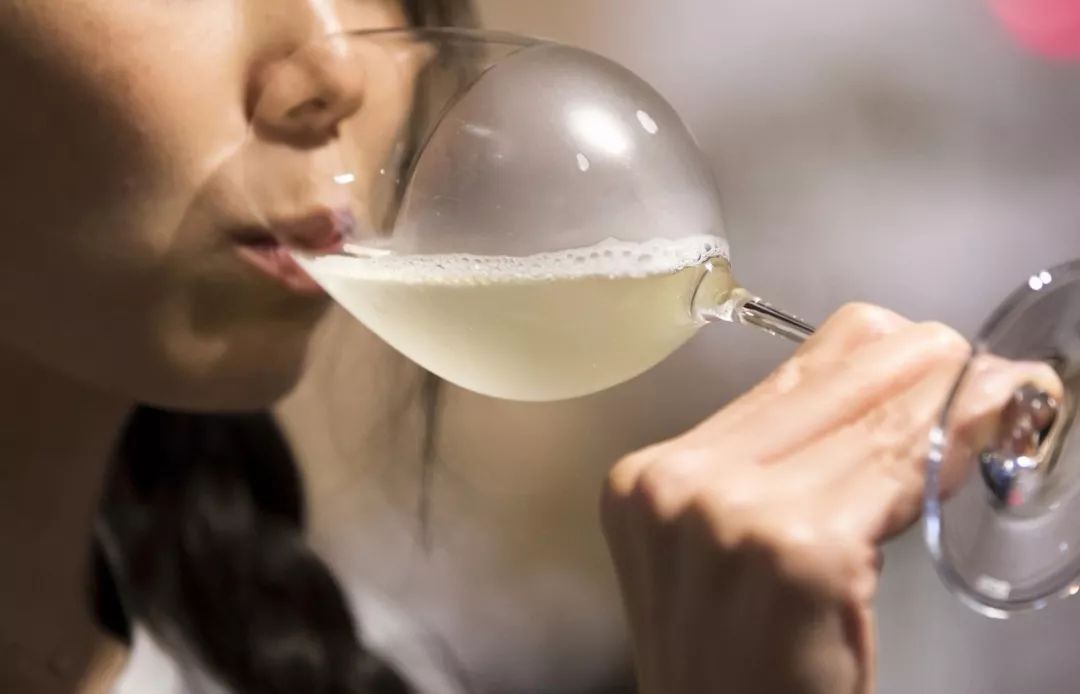 我和朋友聊清酒,网友和我撕茅台?